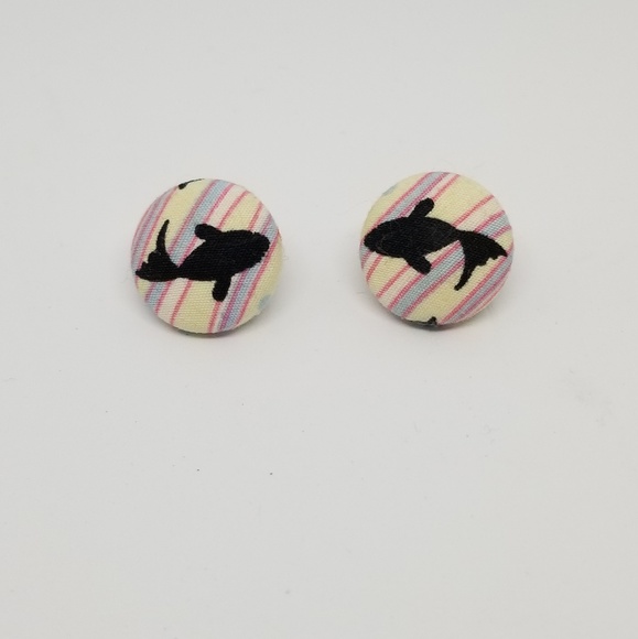 💥3for15! Adorable Fabric Button Earrings Koi Fish - Picture 1 of 2